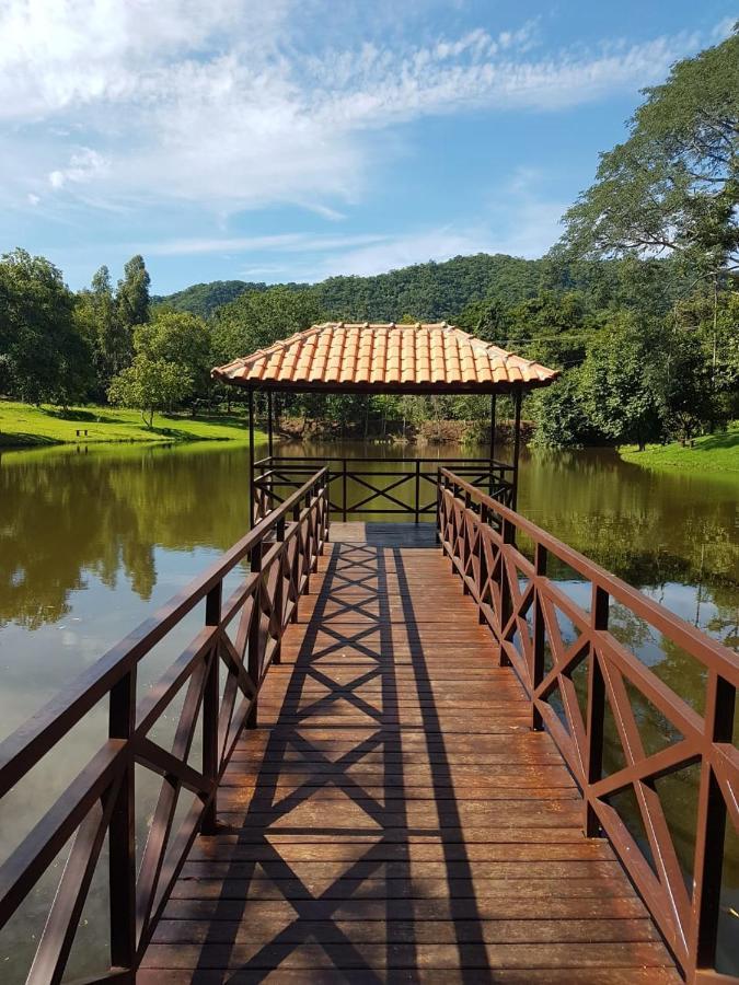 Pousada Fazenda Peroba Rosa Pedregulho Exterior foto